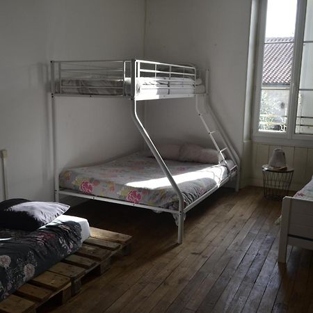 Grande Chambre D'Hote Pour 4 A 5 Personnes Bed & Breakfast Chef-Boutonne Luaran gambar