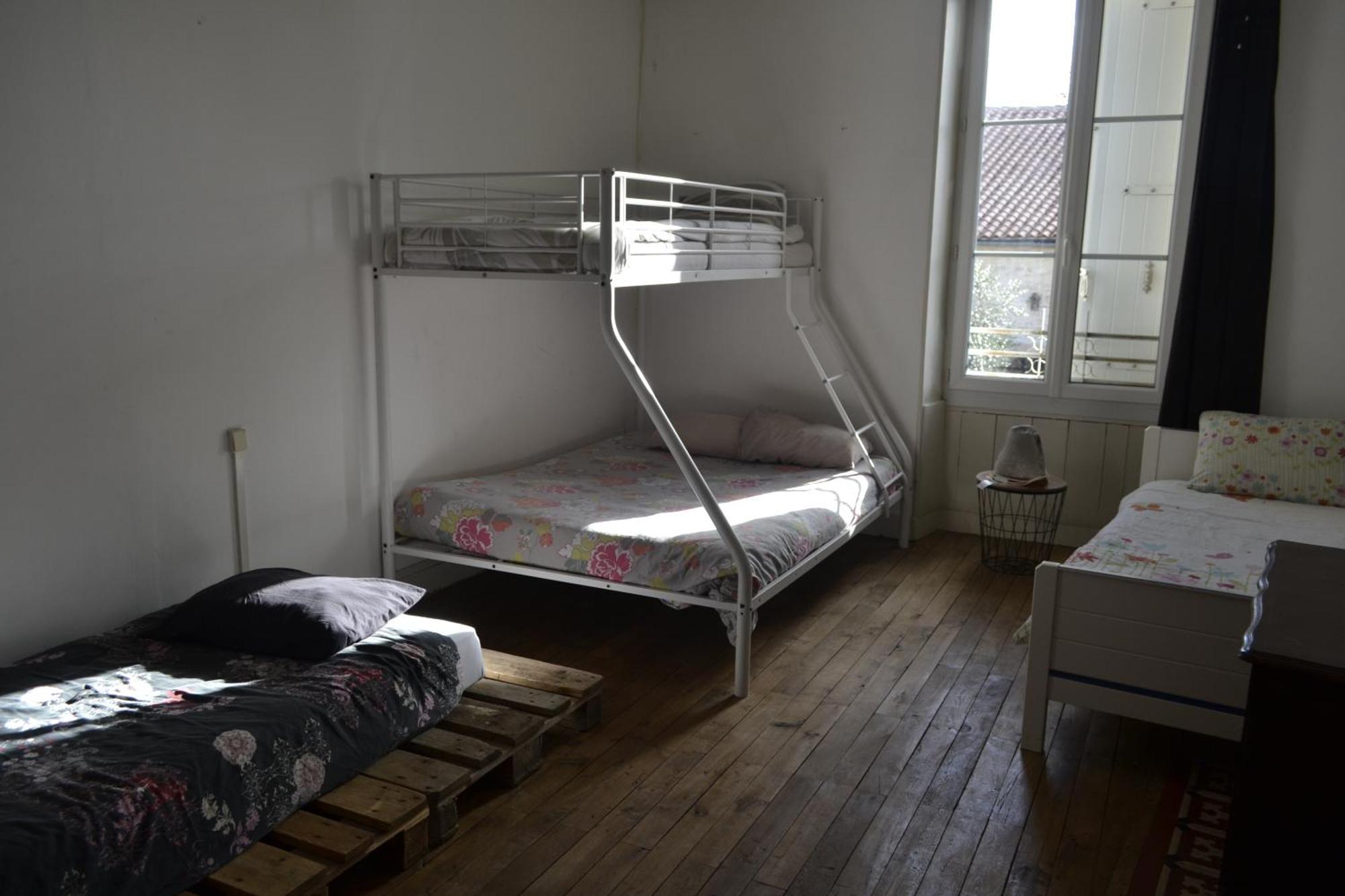 Grande Chambre D'Hote Pour 4 A 5 Personnes Bed & Breakfast Chef-Boutonne Luaran gambar
